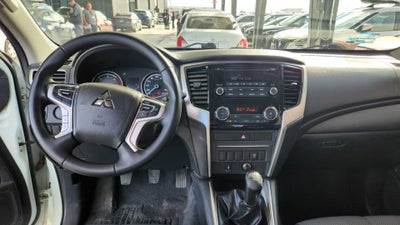 2023 Mitsubishi L200 4 PTS GLX CABINA DOBLE 24TD TM5 4X4
