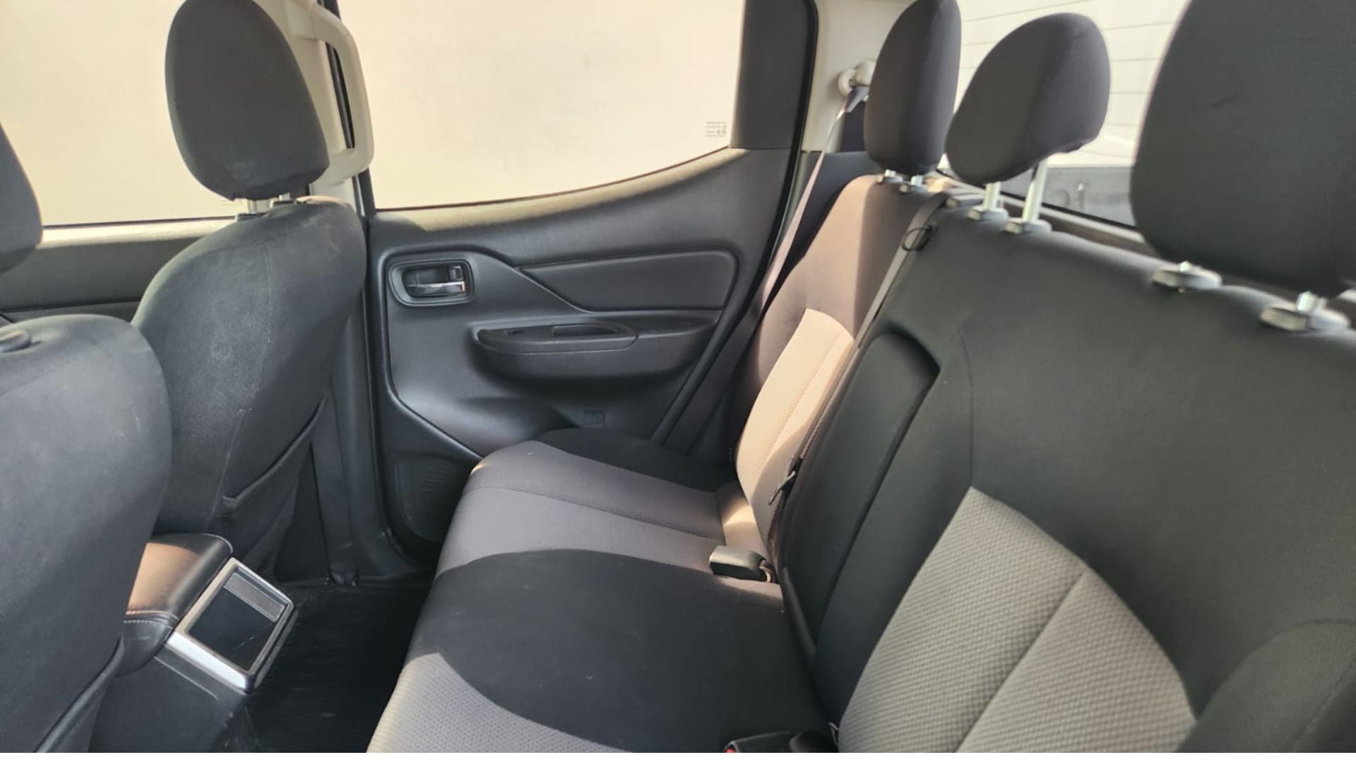 2023 Mitsubishi L200 4 PTS GLX CABINA DOBLE 24TD TM5 4X4